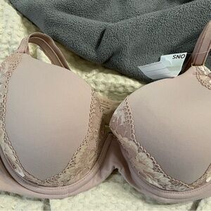 Soma -Elegant Lace Trimmed Bra NWOT
